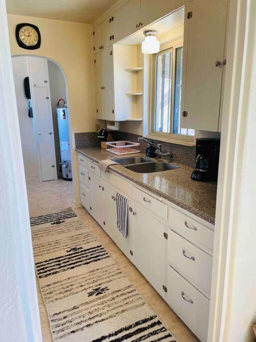 Vintage Charm Vacation With Modern Comforts Near Old Town Albuquerque